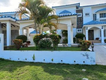 VENTA ALQUILER CASA CON PISCINA EN PLAYA BLANCA 6