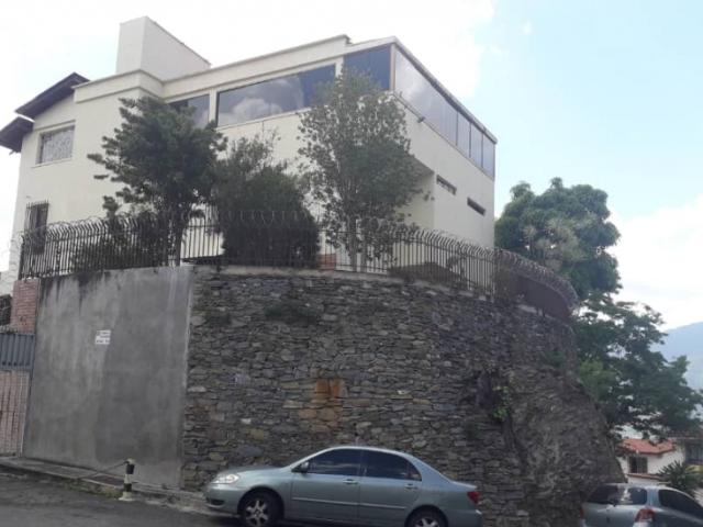 Venta /alquiler casa en Colinas de Santa Mónica
