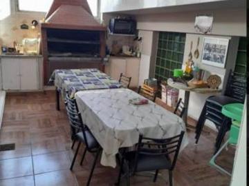 Venta Amplio Departamento 4 Ambientes con Balcón en Liniers CABA