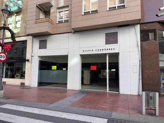 VENTA: Amplio Local Comercial en el Corazón de Ponferrada