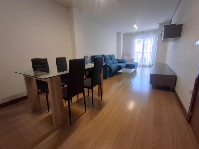 VENTA: Amplio y Moderno Piso en el Corazón de Ponferrada