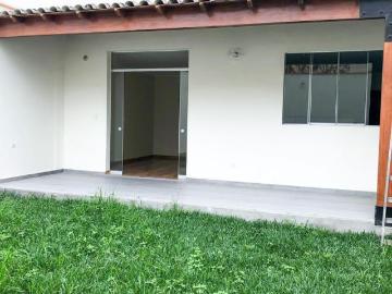 Venta Amplia Casa 330m2, 2 Pisos, Remodelada en Urb. Las Gardenias Surco