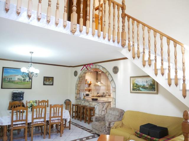 VENTA AMPLIA CASA PRADO DEL REY