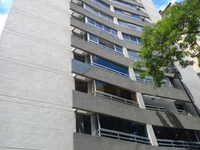 Vendo apartamento 165m2 Los Palos Grandes 6704