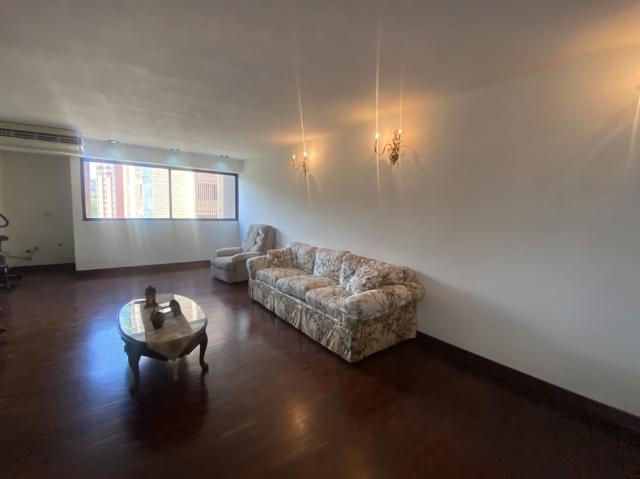 Venta Apartamento Calle Llano Verde 208Mts2 4H+S/4B+S/3PE
