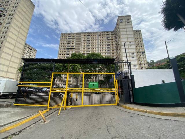 VENTA APARTAMENTO COCHE 3H/1B/PISO BAJO