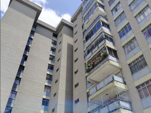 Venta Apartamento En Altamira Sur Para Actualizar. PF LJL