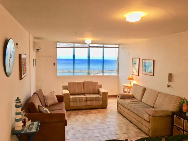VENTA APARTAMENTO AMPLIO CERCANO AL YATCHING CLUB PLAYA GRANDE