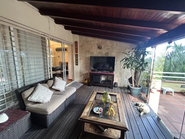 Venta Apartamento Loma Linda del Hatillo. Terraza Vista