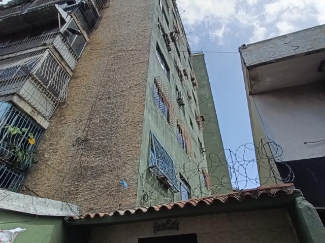 Venta Apartamento Original en Petare de 80 mts2.Piso 5
