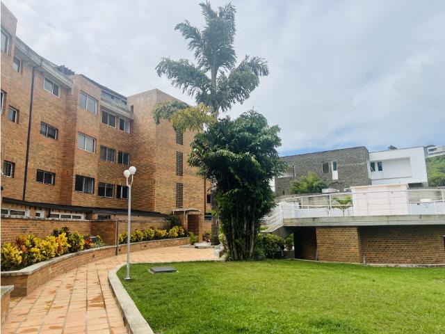 Venta apartamento remodelado en Loma Linda MEI