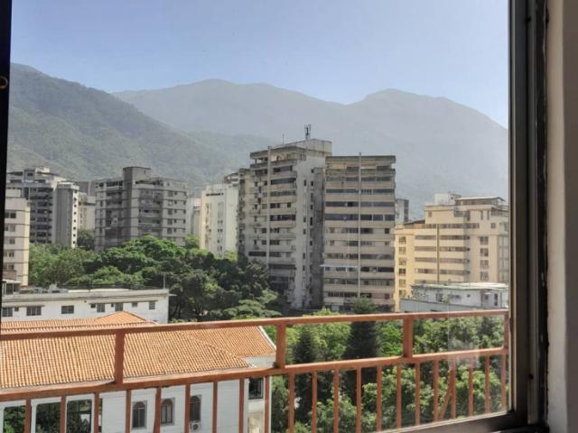 VENTA Apartamento/Oficina 430m2. Plaza Venezuela. Preciosa vista