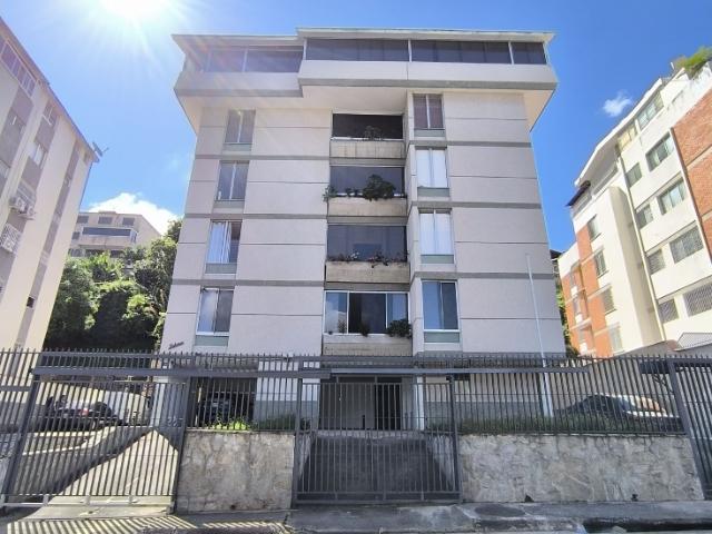 VENTA APTO CUMBRES DE CURUMO 163mts/3H+s/2B+s/1PE
