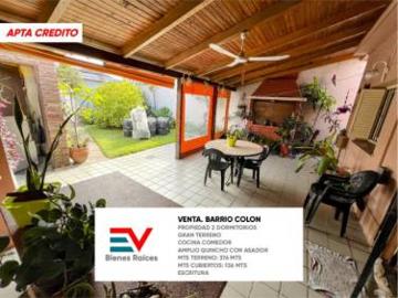VENTA. APTO CREDITO. PROPIEDAD BARRIO COLON CON GRAN PATIO Y PARQUIZACION. ESCRITURA