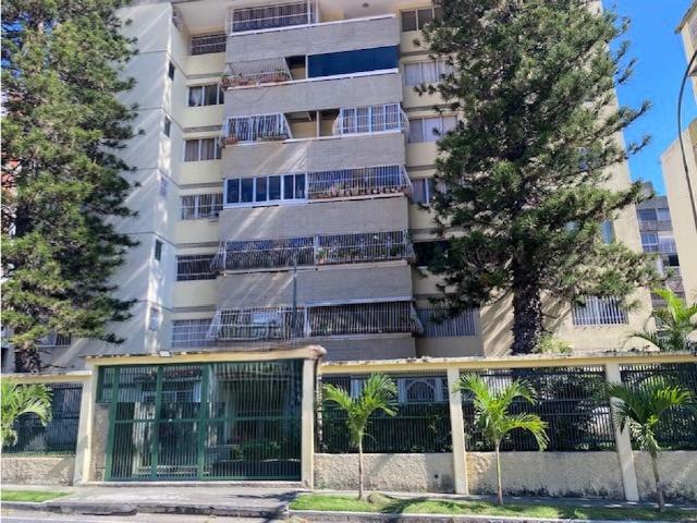 VENTA APTO LA TRINIDAD 90 MTS2 3H 2B 1PE
