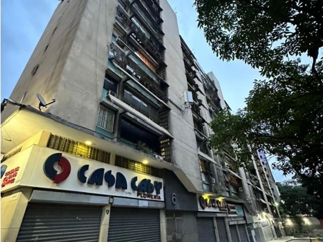 VENTA APTO SBANA GRANDE frente C.C El Recreo