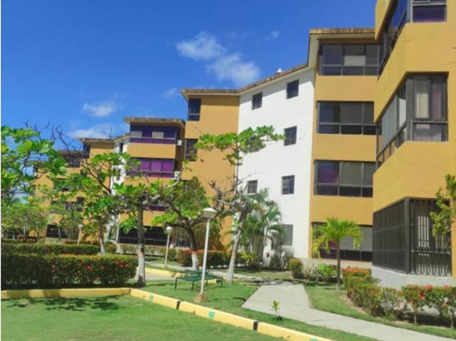 Venta apto 87m2 2h/2b/2pe Higuerote