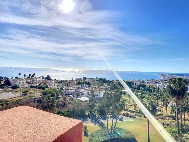 VENTA ATICO 3 DORMITORIOS CON VISTAS AL MEDITERRANEO!
