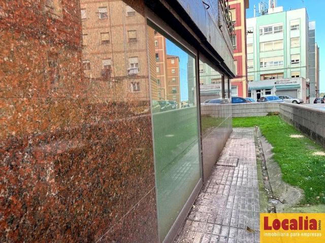 Venta atractivo local en Paseo Altamira, Santander