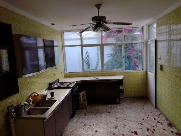 VENTA casa mas dos monoambientes en barrio parque