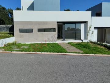 VENTA CASA NUEVA EN PUEBLA CON SEGURIDAD y AMENIDADES