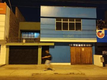 VENTA CASA COMO TERRENO ZONA COMERCIAL AV. LOS HEROES