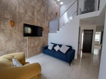 Venta casa con 4 recámaras y paneles solares en Las Américas II
