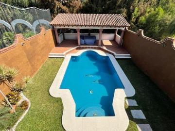 VENTA CASA CON ALBERCA EN TLALTENANGO ZONA NORTE DE CUERNAVACA CAS_3914 DL