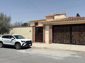VENTA CASA CON ALBERCA Y RECAMARAS PLANTA BAJA AL NORTE