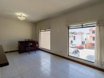 VENTA CASA CON JARDIN 4 RECAMARAS JARDINES BELLAVISTA