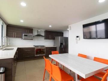 VENTA CASA CON JARDIN LOMAS VERDES 6TA SECC