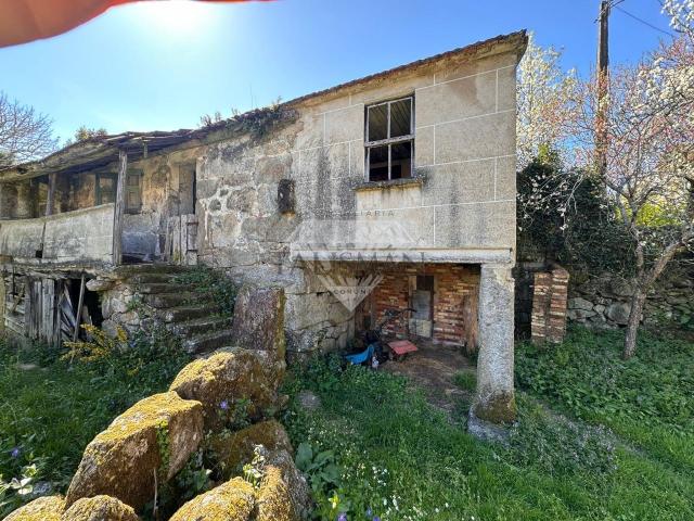 VENTA CASA CON MUCHA OPCIÓN DE OBRA