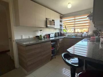 Venta casa con piscina en barrio los maderos | 5 dormitorios por 9100.00 en Chillán