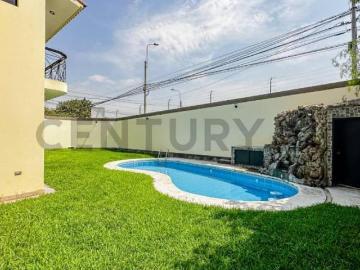 Venta casa con piscina en La Molina