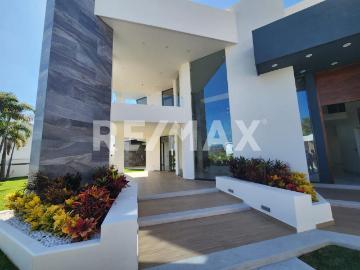 VENTA CASA DE LUJO EN LOMAS DE COCOYOC