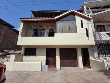 VENTA CASA DE 03 PISOS EN PAMPLONA ALTA