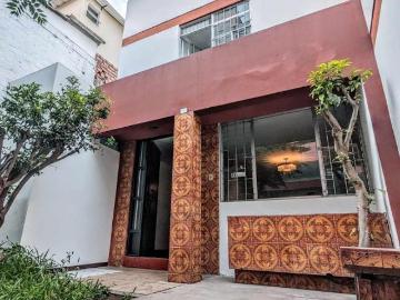 VENTA CASA DE 2 PISOS + AIRES EN URB. MIRONES PRECIO OCASIÓN