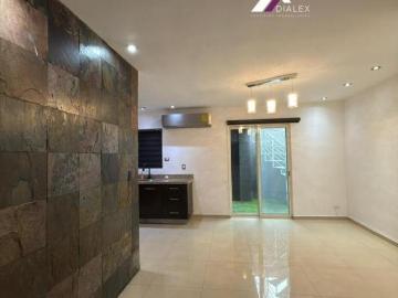 VENTA Casa de 3 niveles con TERRAZA y ALBERCA en FRACC. NEXXUS sector RUBÍ en Escobedo, Nuevo León