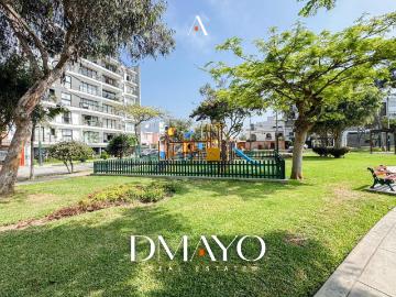Venta casa de 3 pisos 2 estacionamientos con salida a parque limite miraflores santiago de surco