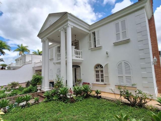 Venta Casa de 600m2 en terreno de 625m2 Lomas de La Lagunita
