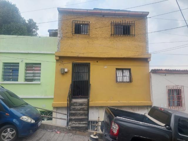 VENTA. CASA. EL GUARATARO. CARACAS MMV
