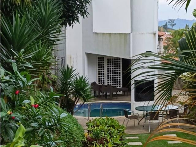 VENTA CASA EN ALTO PRADO