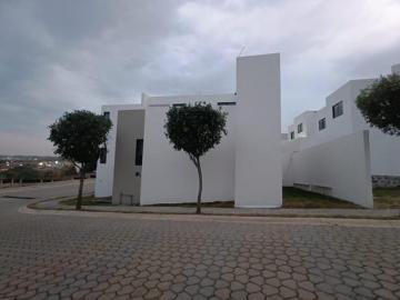 VENTA casa en Angelopolis Puebla, 3 habitaciones en esquina