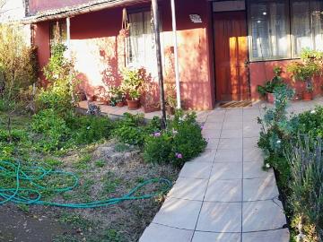 VENTA CASA CON AMPLIO PATIO CON ARBOLES FRUTALES