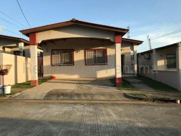 Venta casa en Brisas del Golf 26 744