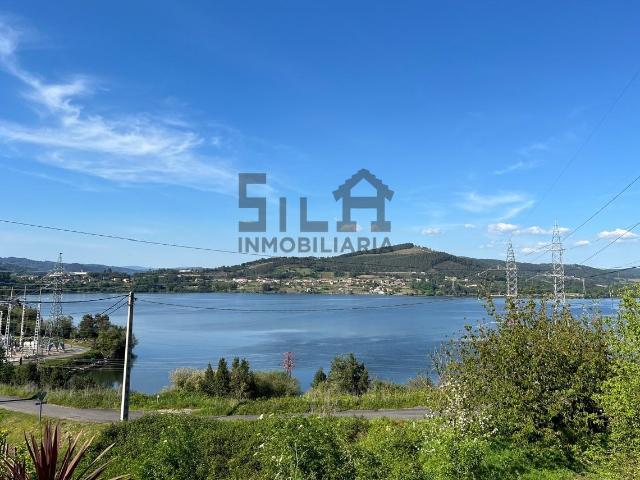 VENTA CASA EN CASTRELO DE MIÑO