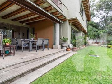 Venta Casa en Condominio en Privada en Bezares con gran jardín y terraza