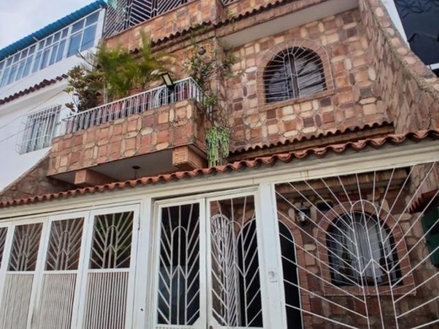 Venta, Casa en el cementerio