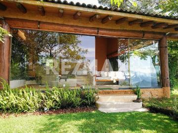 VENTA CASA EN FRACCIONAMIENTO EL SANTUARIO VALLE DE BRAVO