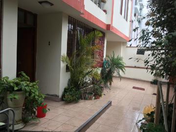 Venta Casa en Gaviotas, Urbanización Limatambo Surquillo limite con San Isidro